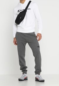 Champion Huppari - white