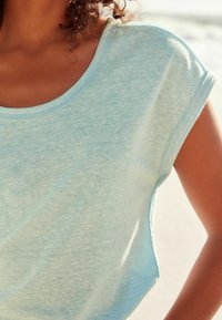 Next RAW EDGE REGULAR FIT - Paprasti marškinėliai - light blue