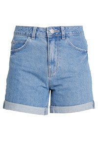 Ljusblå denimshorts med hög midja, med framfickor, knappstängning och uppvikta kantfållar. Slät textur.