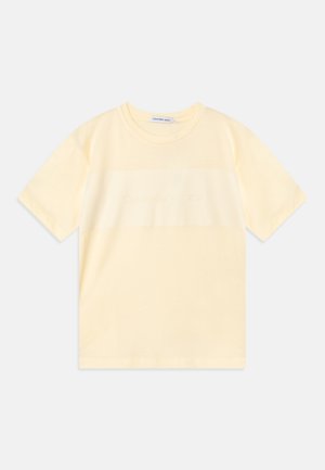 - T-shirt z nadrukiem