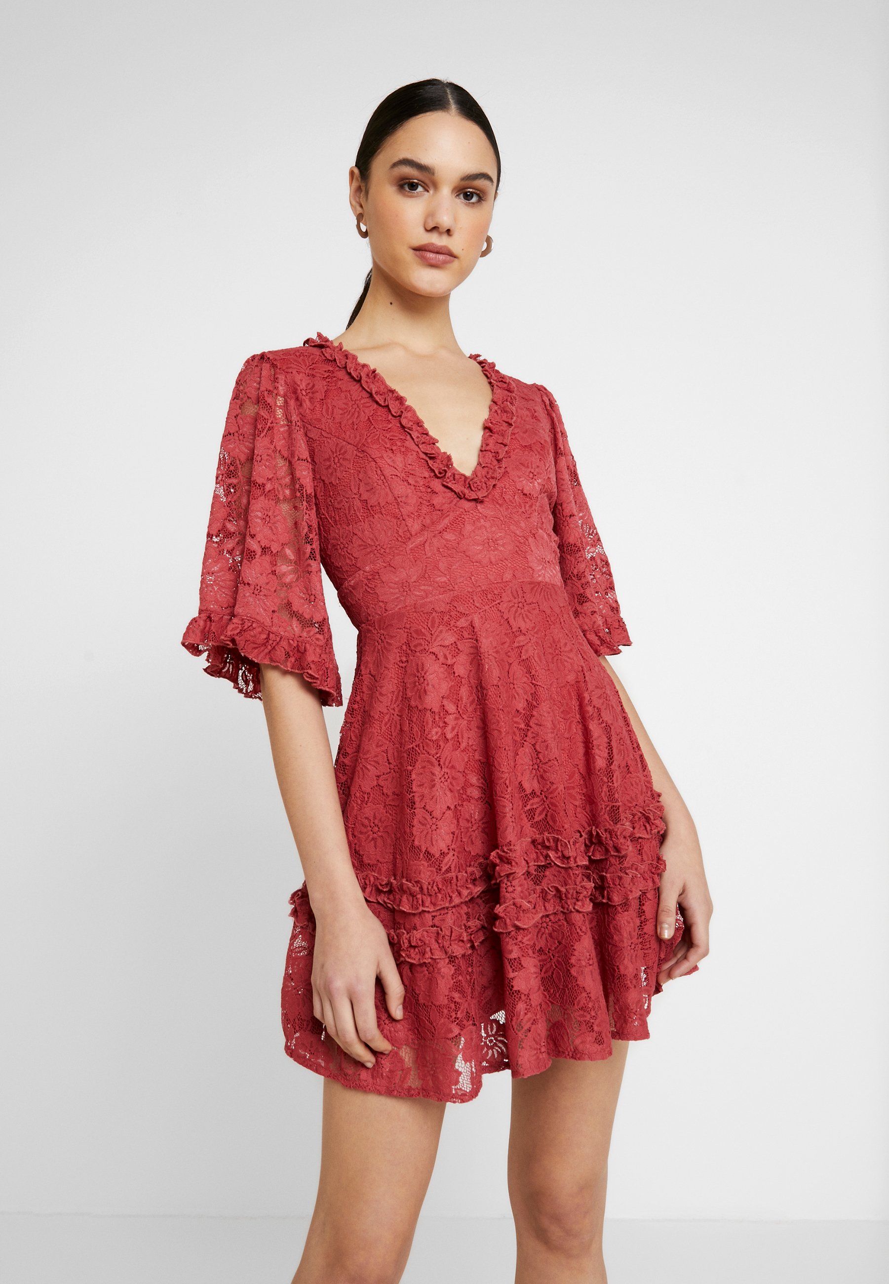 Love Triangle Beyond The Heavens Dress Cocktail Party Red Zalando Co Uk 