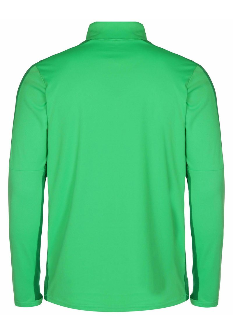 Polo à manches longues de couleur vert vif, fabriqué en tissu léger et lisse. Doté d'un col et de côtés sans couture, avec un design épuré et minimaliste.