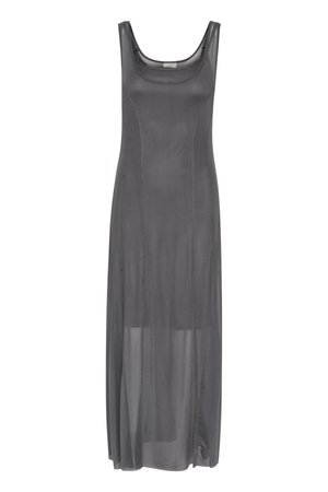 Abito grigio senza maniche realizzato in materiale leggero, con scollo a barchetta e una silhouette fluida con una sezione inferiore semi-trasparente.