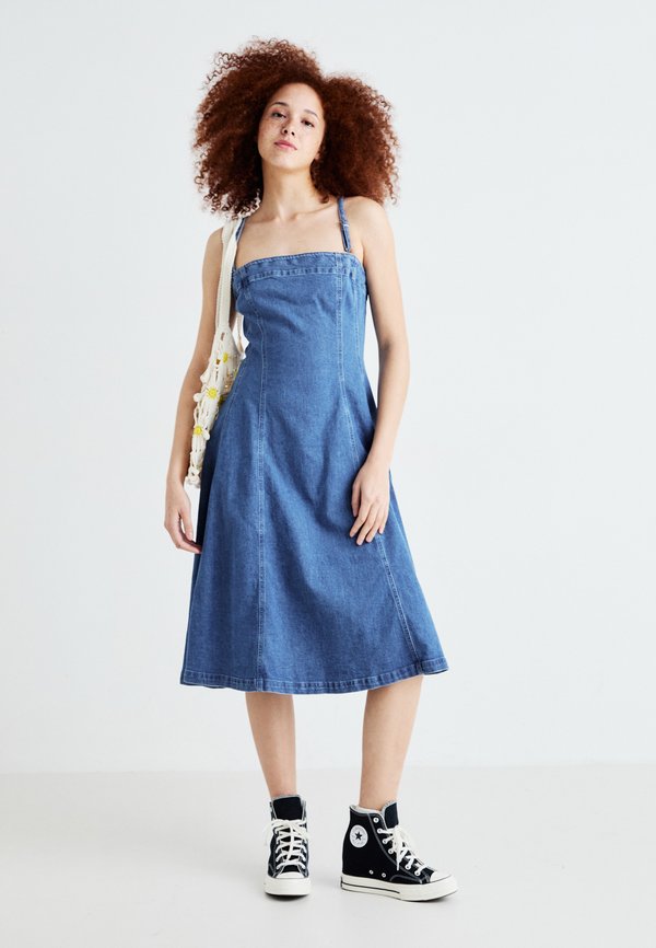 Denim dress - light wash4