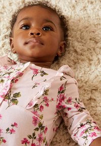 Love & Roses 2 PACK PRINTED RUFFLE - REGULAR FIT - Magamisriided - pink white floral