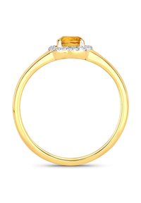 Bague en or mettant en valeur une pierre précieuse jaune rectangulaire, entourée de petites pierres claires, avec un anneau lisse et poli.