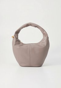 Στρογγυλή, μαλακή τσάντα χειρός από λείο δέρμα ταούπε με καμπυλωτή λαβή. Διαθέτει χρυσή λεπτομέρεια και ραφή στη μέση.