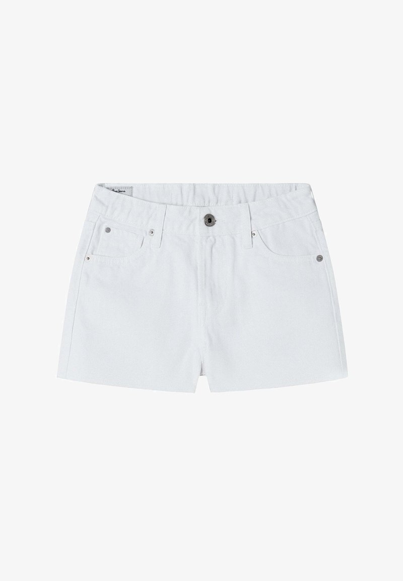 Shorts de denim blanco con una cinturilla con pasadores para cinturón, bolsillos frontales y un diseño clásico de cinco bolsillos. Detalle de cierre con botón de metal.