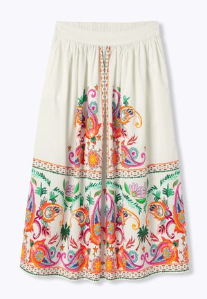 Jupe blanche avec des motifs floraux et cachemire colorés en orange, rose, vert et violet, avec une taille froncée et un tissu fluide.
