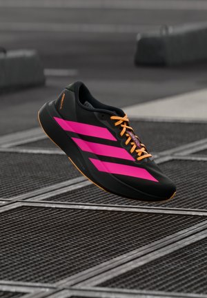 ADIZERO EVO SL - Katujuoksukengät - core black/shock pink/flash orange