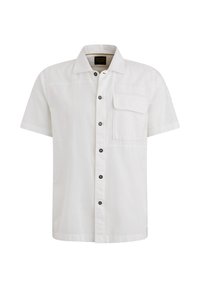 Camisa blanca de manga corta fabricada con tejido ligero, con un cierre frontal de botones, botones negros y un bolsillo en el pecho para añadir detalle.