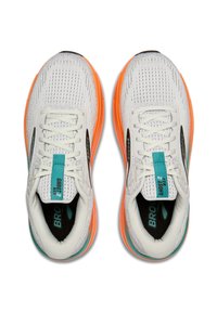 Vita mesh träningsskor med orange och teal detaljer. Funktioner inkluderar en dämpad sula, andningsbart övre och distinkt logotypbranding.