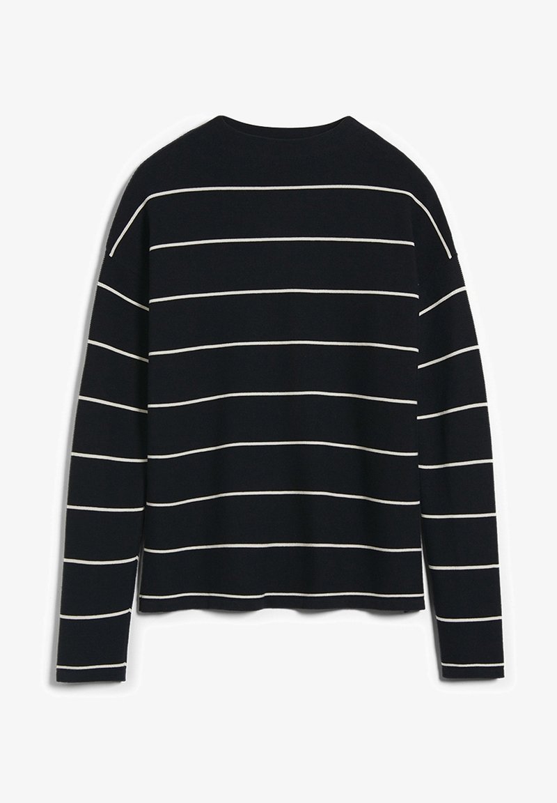 Chemise noire à manches longues avec des rayures horizontales blanches espacées uniformément sur le corps et les manches, présentant un col rond.