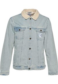 Světle modrá denimová bunda s huňatým béžovým límcem, přední zapínání na knoflíky, kapsy na hrudi a vyšívaná logo detail na levé straně.