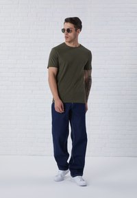 Pier One 5 PACK - T-shirt - bas - white/dark green/dark blue/bordeaux