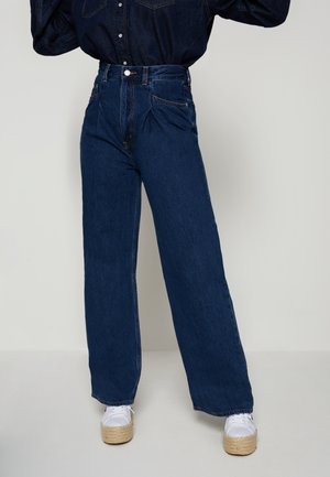 TAILORED HIGH LOOSE - Straight leg jeans - on me