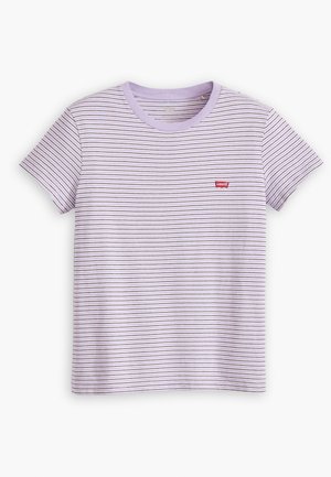 Paarse T-shirt met korte mouwen en dunne witte strepen, met een ronde halslijn en een klein rood 'Levi's'-logo op de linkerkant van de borst.