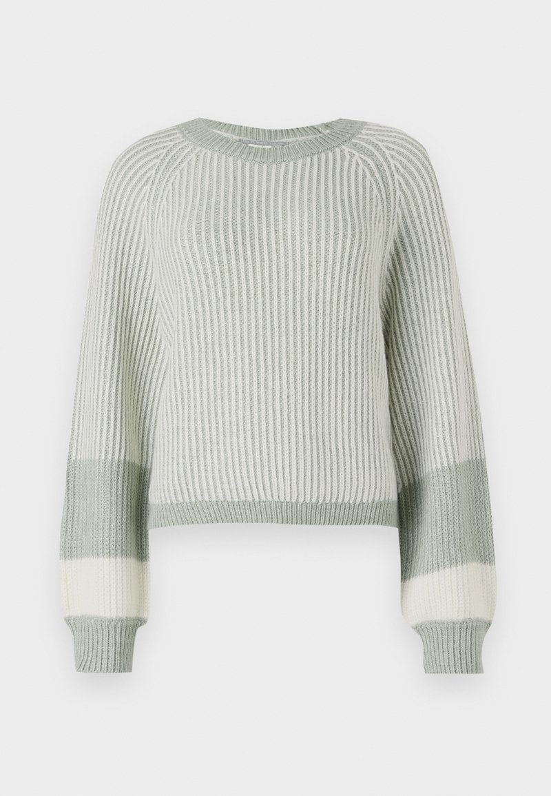 Lichtgroene ribgebreide trui met een ronde hals en lange mouwen. Kenmerkt zich door een witte en lichtgroene streep aan de manchetten en de zoom.
