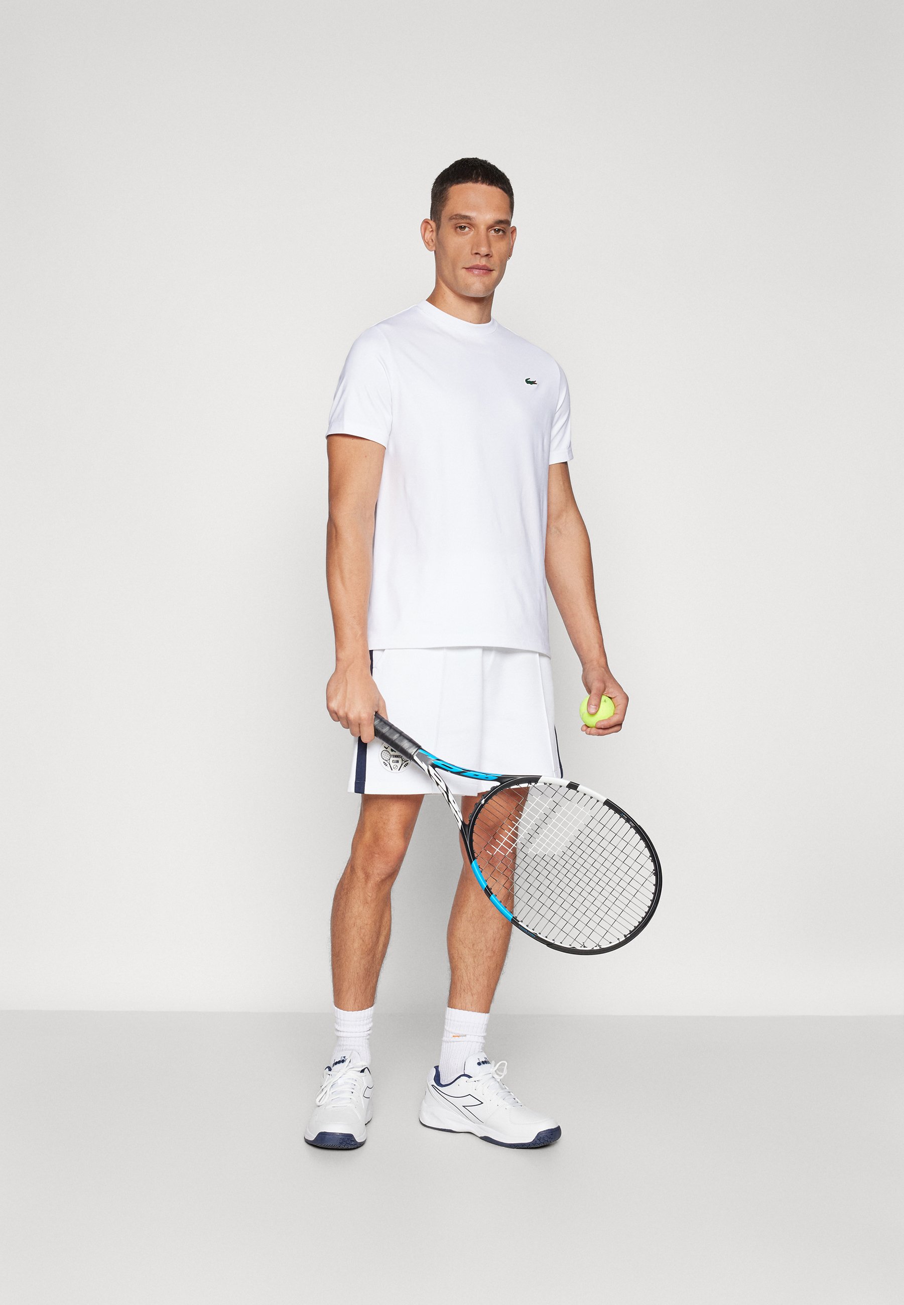 Lacoste Sport SHORT HERITAGE - Korte broeken - white/navy blue/wit