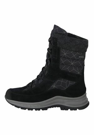 Botte d'hiver noire avec un upper en suède texturé et nylon, des motifs géométriques, un système de laçage et une semelle en caoutchouc grise pour une meilleure adhérence.