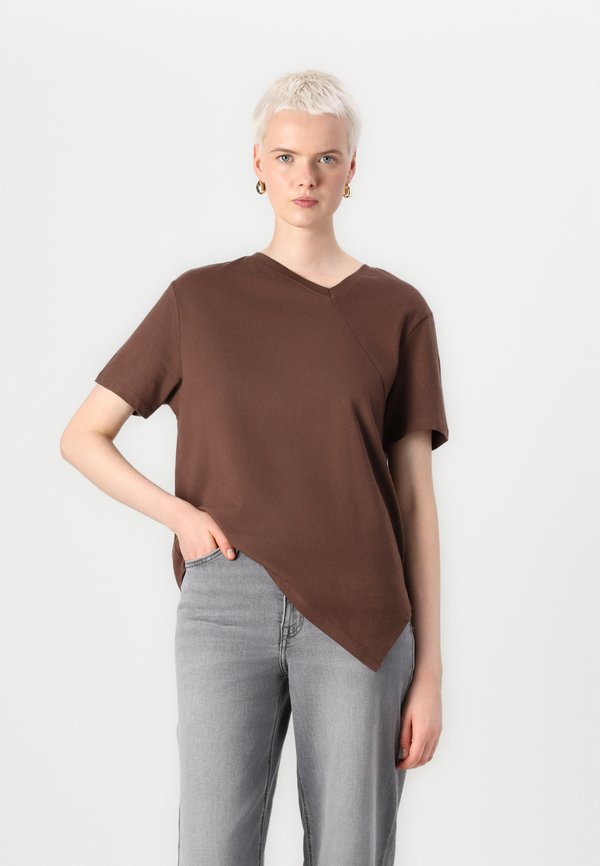 SLFMILA ASSYMETRIC TEE - Print T-shirt - chestnut4
