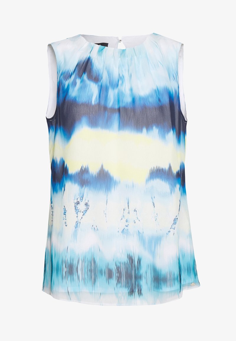 Blouse sans manches avec un col rond présentant un motif abstrait tie-dye dans des tons bleus, blancs, gris et jaune pâle.