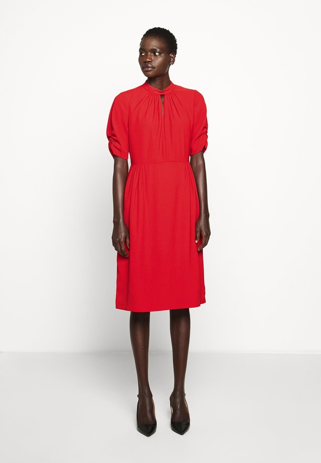 VERONIQUE - Kjole - bauhaus red