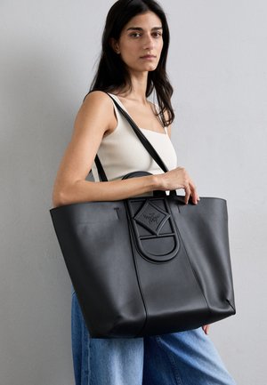 MCM, MODE TRAVIA TOTE - Shopping bags - black