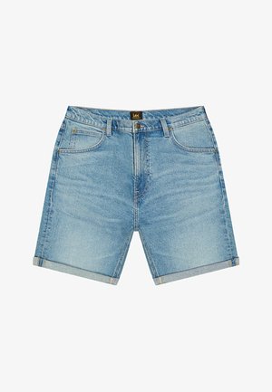 Lyseblå cowboyshorts med opsmøgede kanter, forlommer, bæltestropper og knaplukning med et Lee-mærke på taljen.