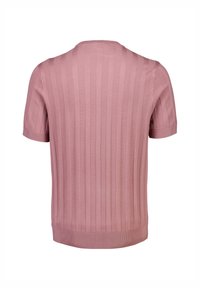 Różowy sweter z krótkim rękawem, dzianinowy, o pionowym prążkowanym wzorze i okrągłym dekolcie, z prostym dołem i dopasowanymi mankietami.