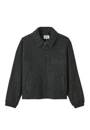 Veste en mélange de laine grise avec fermeture éclair à l'avant, col, poches latérales et poignets élastiques. Présente une coupe décontractée et un design minimaliste.