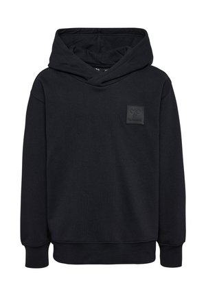 Schwarzer Kapuzenpullover aus weichem Stoff, ausgestattet mit einer Kängurutasche und einem quadratischen Logopatch auf der Brust. Lange Ärmel mit gerippten Bündchen.