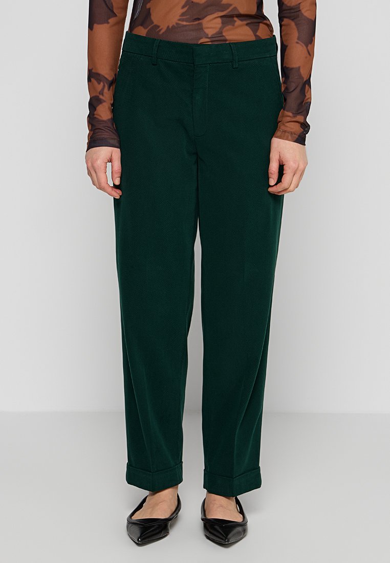 closed Broek groen closed Broek groen