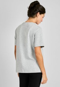 JoJo Maman Bébé BOYFRIEND - REGULAR FIT - Tricou basic - marl grey