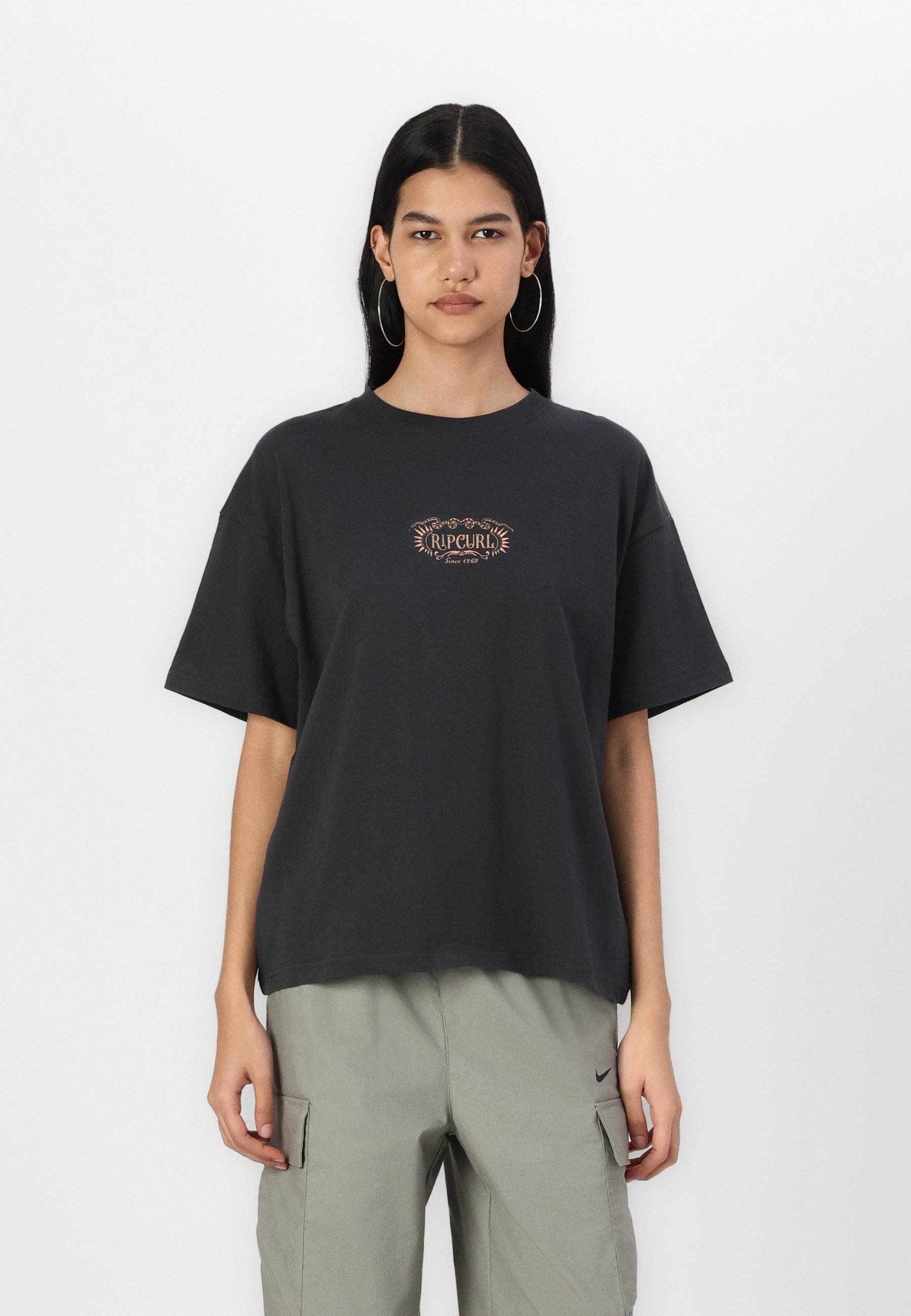 売れ筋商品|||リップカール Tシャツ レディース トップス DESERT QUEEN HERITAGE TEE - Print T-shirt - washed black Rip Curl DESERT QUEEN HERITAGE TEE - T-shirt print - washed