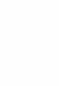 Zwei Personen sitzen an einem Tisch in einem Café, eine hält einen Stift und diskutiert Notizen mit der anderen, in der Nähe befinden sich ein Laptop und Kaffeetassen.