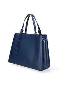 Borsa in pelle blu con finitura texturizzata, due manici corti e un accento in metallo dorato sul lato. Forma rettangolare.