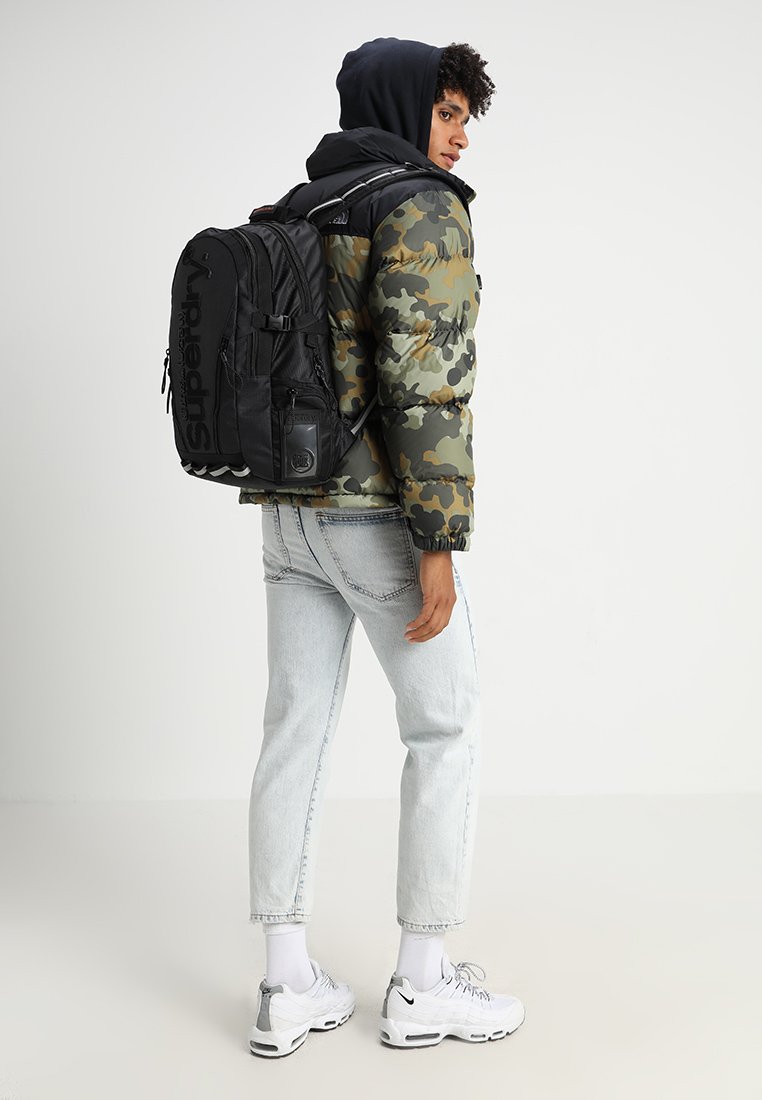 line tarp backpack