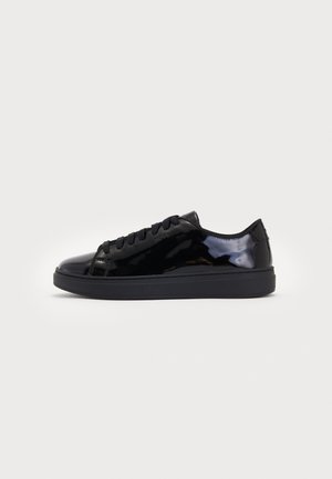 KIERAN TENN - Tossud - black