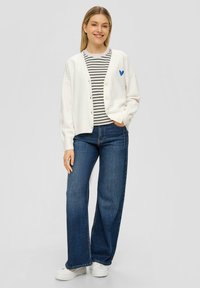 s.Oliver MIT STREIFENMUSTER - T-shirt print - schwarz