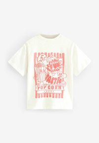 Krämfärgad t-shirt med korta ärmar och en rosa popcorngrafik, prydd med lekfull text och stjärndetaljer. Avslappnad passform med ribbad rundad hals.