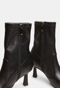 Bata Botine clasice - schwarz