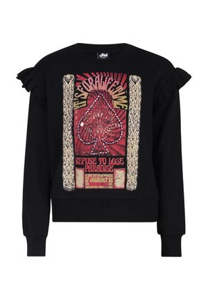 Schwarzer Langarmpullover mit Rüschen an den Schultern, mit einem roten Pik-Design und dem Text „Refuse to Lose Paradise“ im Vintage-Poster-Stil.