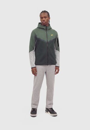 Nike Sportswear, HOODIE - Суитшърт с цип - camo green/black spruce/chrome yellow