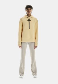On FOCUS TECH - Kapuzenpullover - nectar