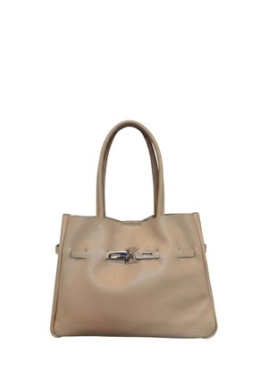 Borsa a mano in pelle beige con doppi manici e chiusura con fibbia in metallo argentato al centro davanti.