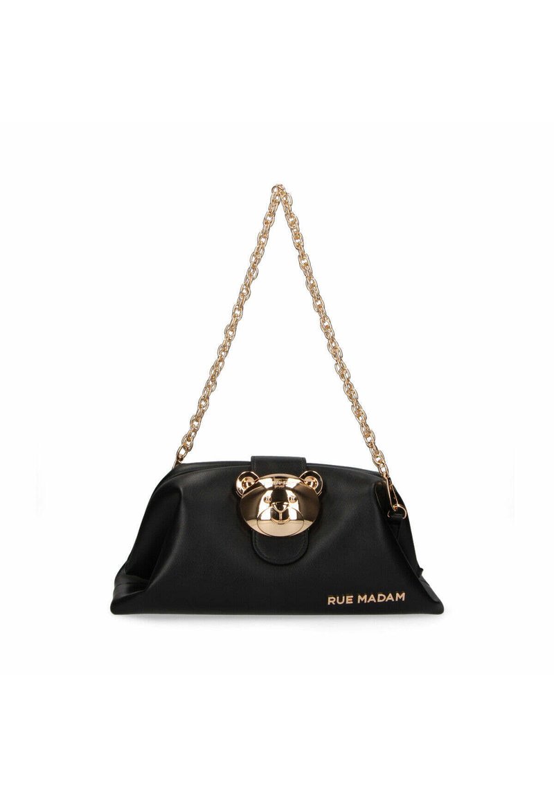 Borsa a tracolla in pelle nera con un attacco a forma di orso dorato, una tracolla a catena e il logo "RUE MADAM" in testo dorato sulla parte anteriore.