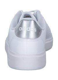 Bijele kožne tenisice za obliku sa zaobljenim vrhom, srebrnim detaljima na peti i teksturiranim mrežastim ukrasom na jeziku, s utisnutim brendom.