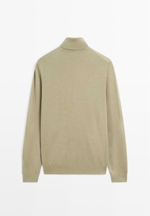 Beige Langarm-Turtleneck-Pullover mit geripptem Kragen, Bündchen und Saum, von hinten auf einem weißen Hintergrund gezeigt.