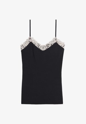 Caraco noir à fines bretelles avec bordure en dentelle florale blanche le long du décolleté en V.